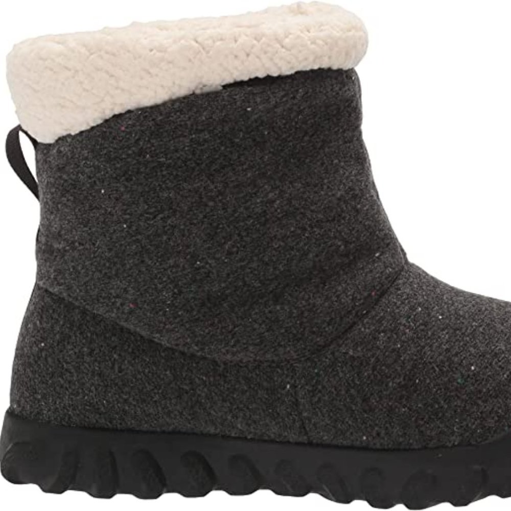 NWT - Bogs B-Moc II Winter Boots for Women Charcoal size 6